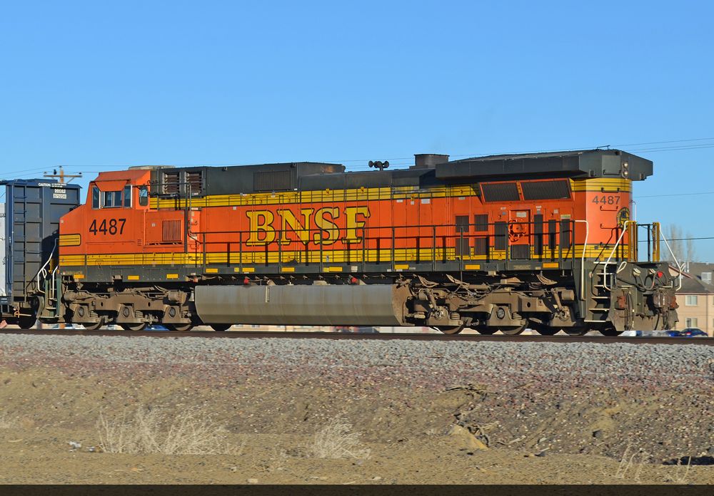 BNSF 4487